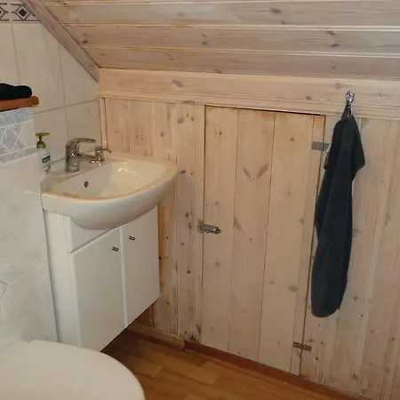 3 Bedroom Amazing In Feriehus Valevåg