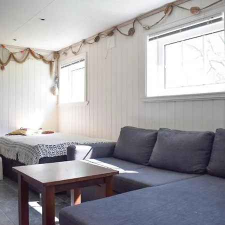 3 Bedroom Amazing In Holiday home