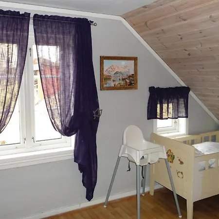 3 Bedroom Amazing In Holiday home Valevag
